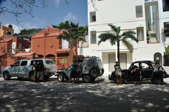 Encontro com os viajantes argentinos dos projetos Travesia Wawamericu e Latinoamerica Sonrie, em Playa del Carmen, no litoral do Yucatán, no México